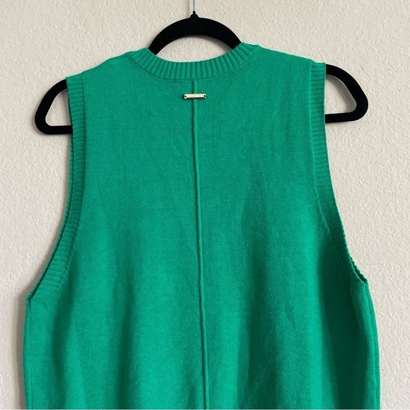 Missguided woman’s pullover vest size Medium soft green layering preppy chic - Picture 2 of 9